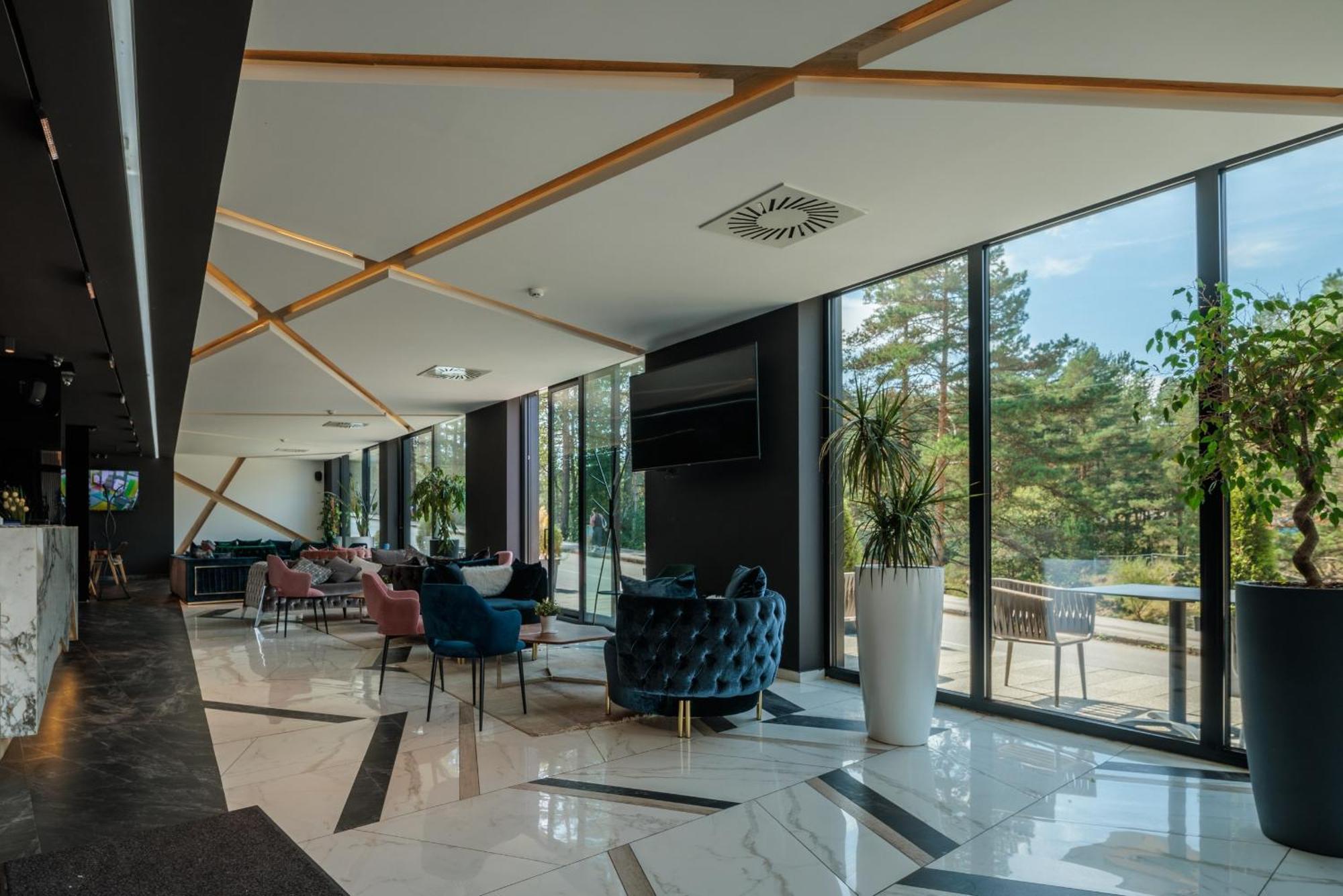 Hotel Royal Mountain Divčibare エクステリア 写真